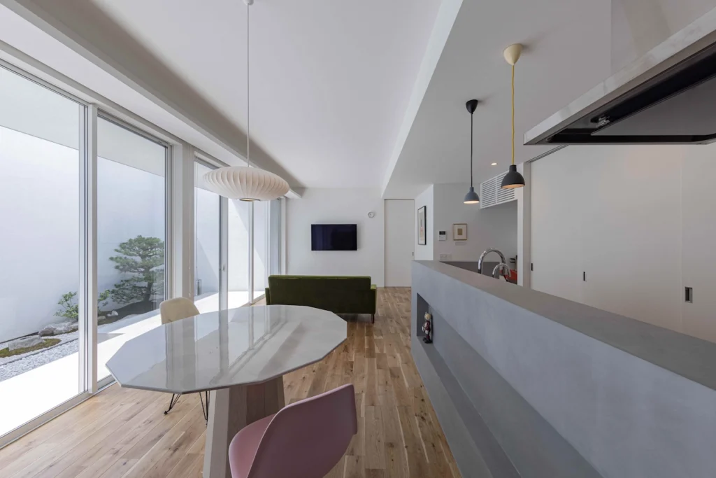 和と洋が融合した、アートな家|the HOUSEの施工事例01